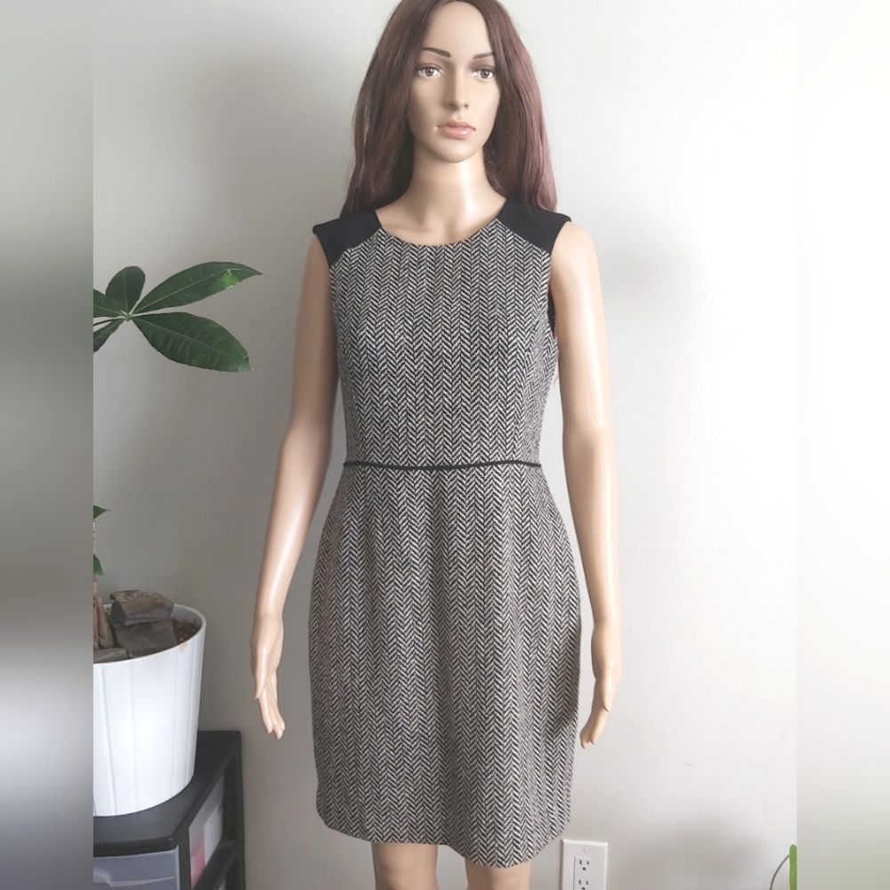 Banana Republic chevron wool sheath midi dress sleeveless black beige